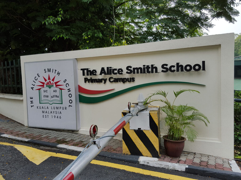 The Alice Smith School Primary Campus Multipurpose Hall With LED Stage ...